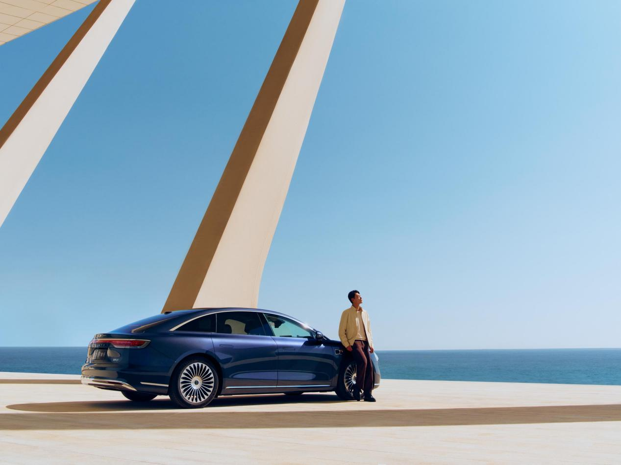 72小时8000订单背后，旗舰9系新车享界S9正在重构豪华出行