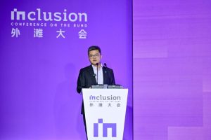 蚂蚁CEO韩歆毅：AI增长必须变成普通人收入